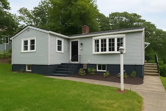 12 Oakwood Ave, Pawcatuck, CT 06379