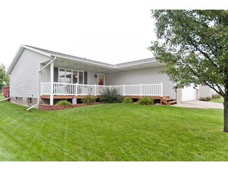 201 Rosedale Dr, Center Point, IA 52213