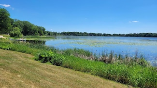 W6773 N Lakeshore Cir, Sugar Creek, WI 53121