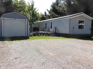 5405 Shawn St, Croswell, MI 48422