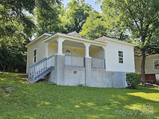 31 Poplar St, Great Falls, SC 29055