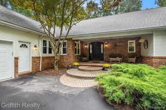 2218 Pine Hollow Trail, Brighton, MI 48114