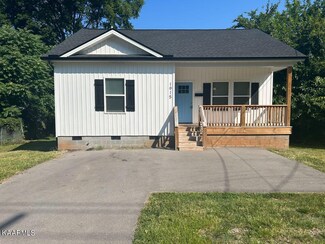1915 Mitchell St, Knoxville, TN 37917