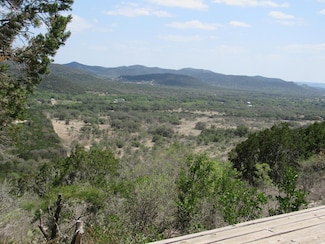 1046 Skyview Ln, Camp Wood, TX 78833