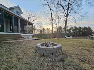 436 Mammoth Rd, Pelham, NH 03076
