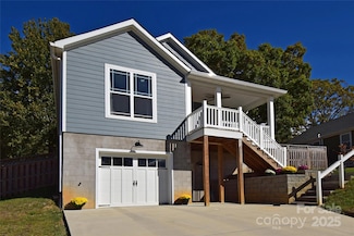 1102 Blueview Dr, Black Mountain, NC 28711