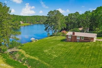 1415 Clearwater Dr, Sanford, NC 27330