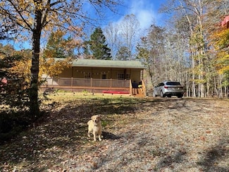 33 E H Bailey Rd, Bryson City, NC 28713