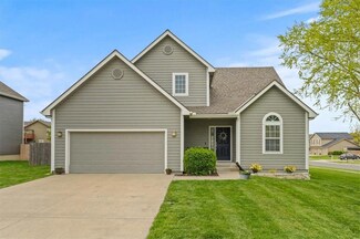 1419 Briarwood Ct, Eudora, KS 66025