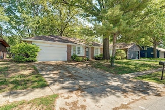 2857 E Linwood St, Springfield, MO 65804