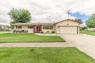 100 N Manor Ave, Albany, IN 47320