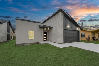 319 E Gulf St, Baytown, TX 77520