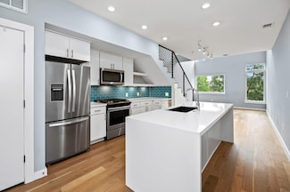 2002 E 7th St Unit 204, Austin, TX 78702