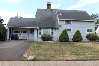 248 Twin Ln E, Wantagh, NY 11793