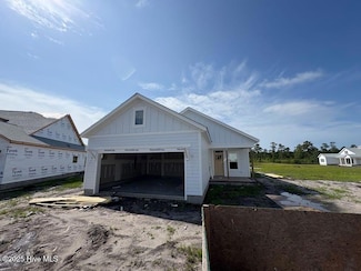 358 Bluebird Ln, Hampstead, NC 28443