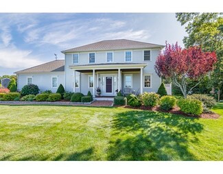 3 Fieldwood Dr, Sagamore Beach, MA 02562