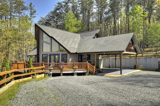 143 Bailey Cir, Mineral Bluff, GA 30559