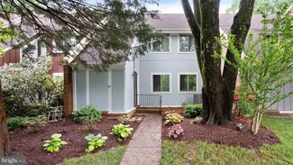 11116 Forest Edge Dr, Reston, VA 20190