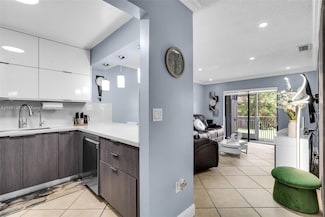 8425 NW 8th St Unit 109, Miami, FL 33126