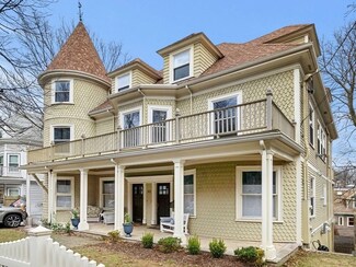 40 University Rd Unit 2, Brookline, MA 02445