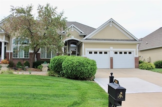 858 Burr Oaks Dr, West Des Moines, IA 50266
