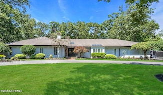 1582 Beaver Hollow Dr, Toms River, NJ 08755