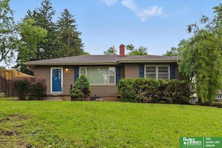 8806 Nicholas St, Omaha, NE 68114