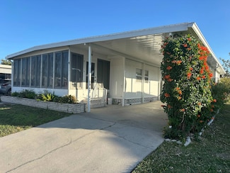 39 7th St E, Nokomis, FL 34275