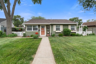 322 N Delaware St, Hobart, IN 46342