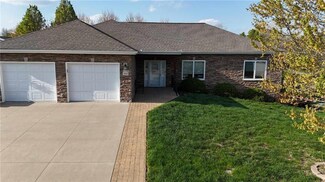 12541 Parkview Dr, Savannah, MO 64485