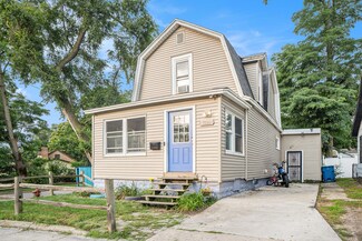 1325 7th St, Muskegon, MI 49441