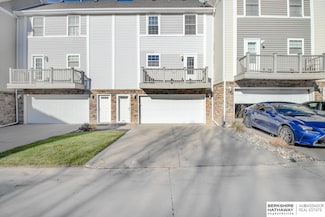 16708 Crown Point Plaza, Omaha, NE 68116