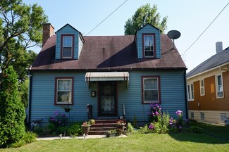 1029 Front St, Aurora, IL 60505