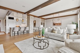 875 Lake St N Unit 402, Wayzata, MN 55391