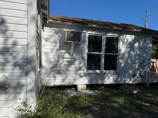 6947 Hunnicutt Ln, Jacksonville, FL 32219