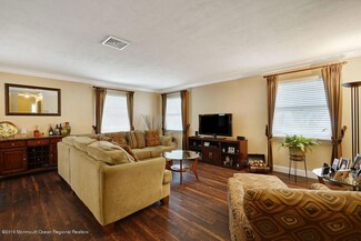 33 Irongate Ln, Matawan, NJ 07747