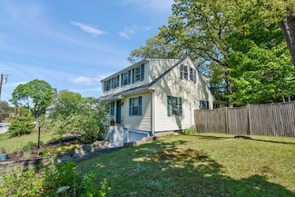 8 Hammond Rd, Natick, MA 01760