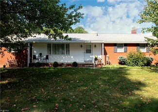250 Stanton Dr, Columbiana, OH 44408
