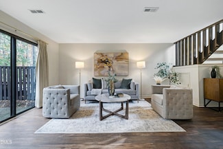 3905 Wendy Ln, Raleigh, NC 27606