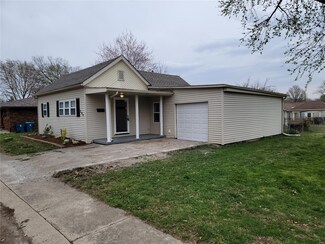 304 S Hickory St, Troy, IL 62294