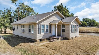 203 3rd Ave NW, Ardmore, OK 73401