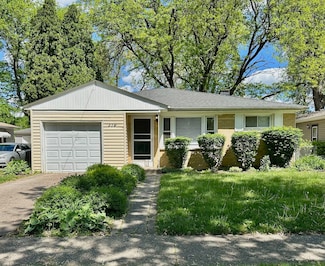 319 Triggs Ave, Elgin, IL 60123