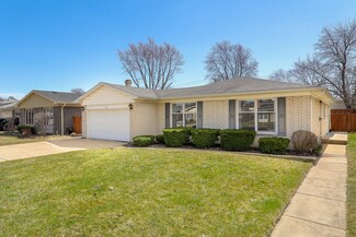 1815 W Magnolia Ln, Mount Prospect, IL 60056