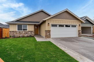 2847 SW Eastwood Ln, Grants Pass, OR 97527