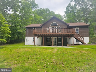 654 Lakeside Dr, Harpers Ferry, WV 25425