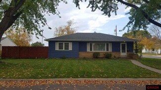 303 Dillon Ave, Mankato, MN 56001