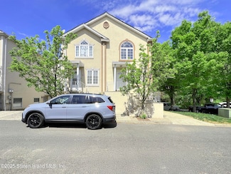51 Erika Loop, Staten Island, NY 10312