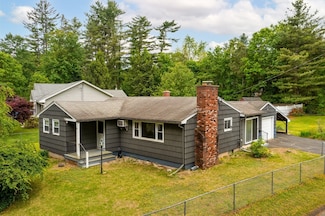 64 Strong St, Easthampton, MA 01027
