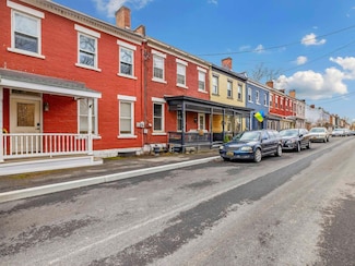 27 Brick Row St, Athens, NY 12015