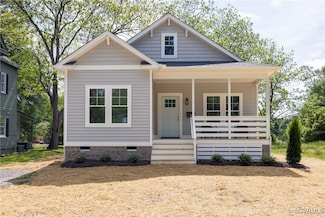 805 S Main St, Blackstone, VA 23824